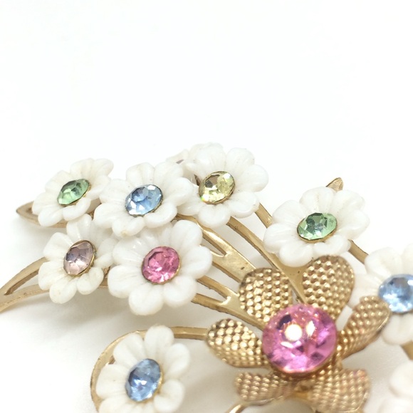 VINTAGE 60S EMMONS PLASTIC FLOWER EAR CRAWLER CLIP EARRINGS PASTEL RHINESTONES - Picture 16 of 17